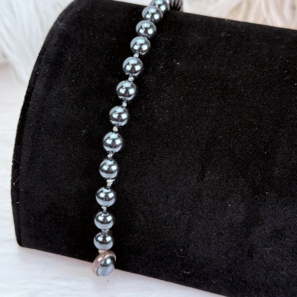 Beautiful vintage aged Silvertone weighted bracelet